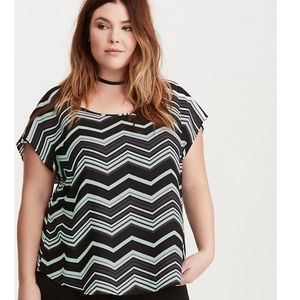 Torrid black chevron button back top size 3
